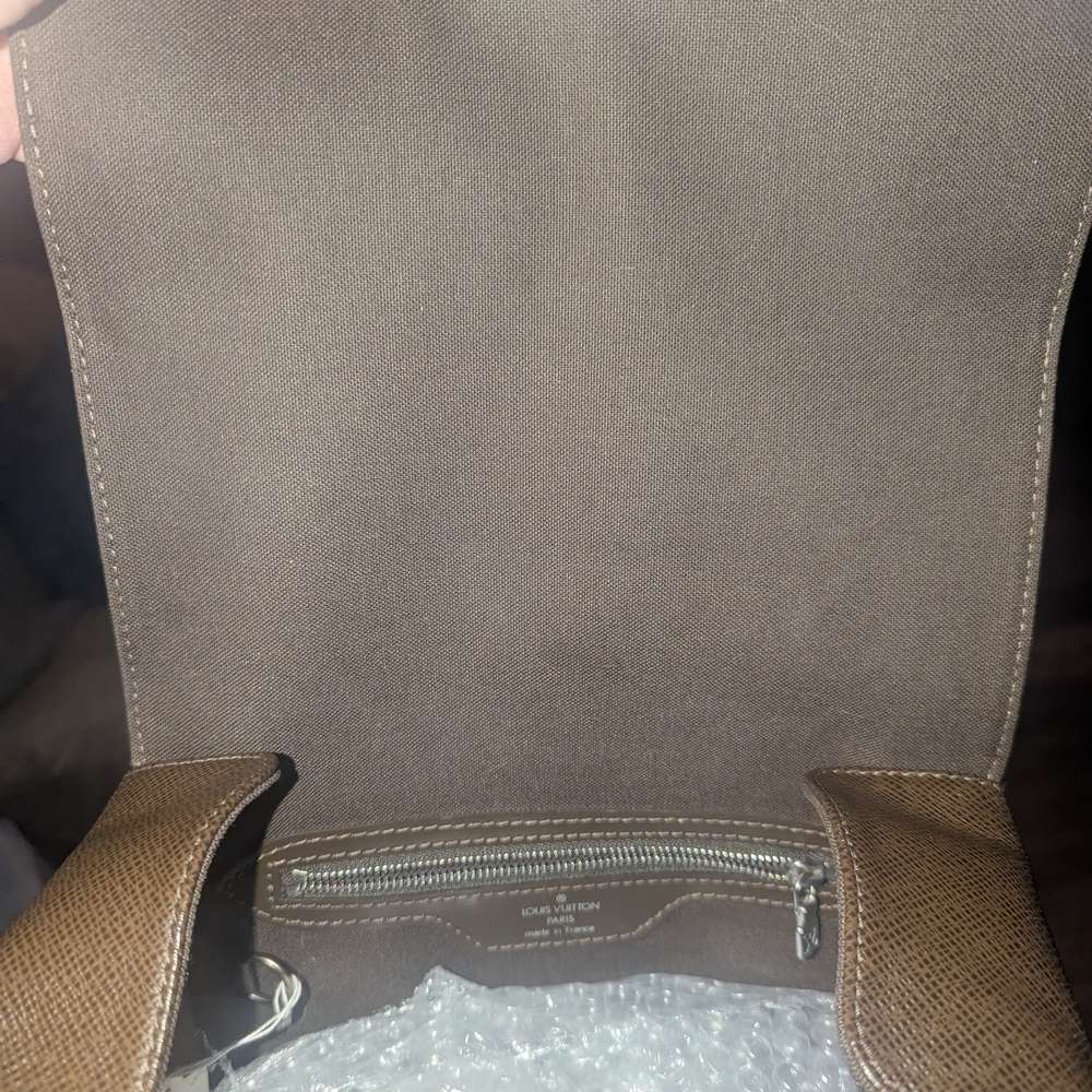 Authentic Yaranga Camera bag Louis Vuitton..Unisex - Picture 14 of 16